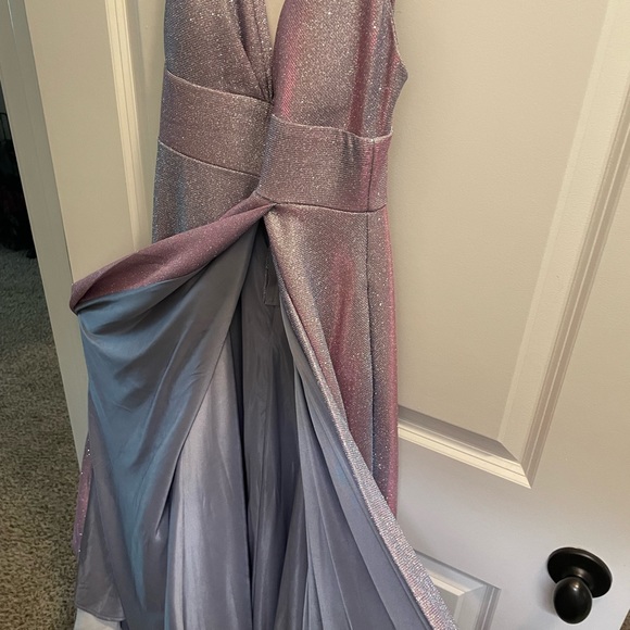 Iridescent evening gown - Picture 2 of 2